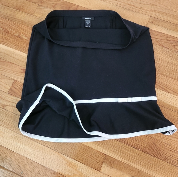 Vintage Y2K Express Black with White Trim Detail - Picture 3 of 3